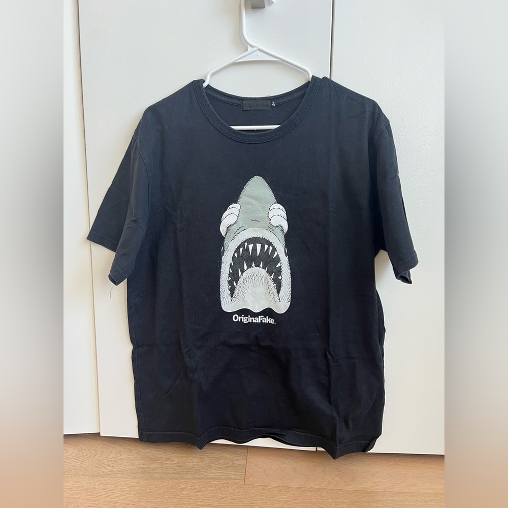 Orginalfake Kaws Shark graphic Tee Black Size 4